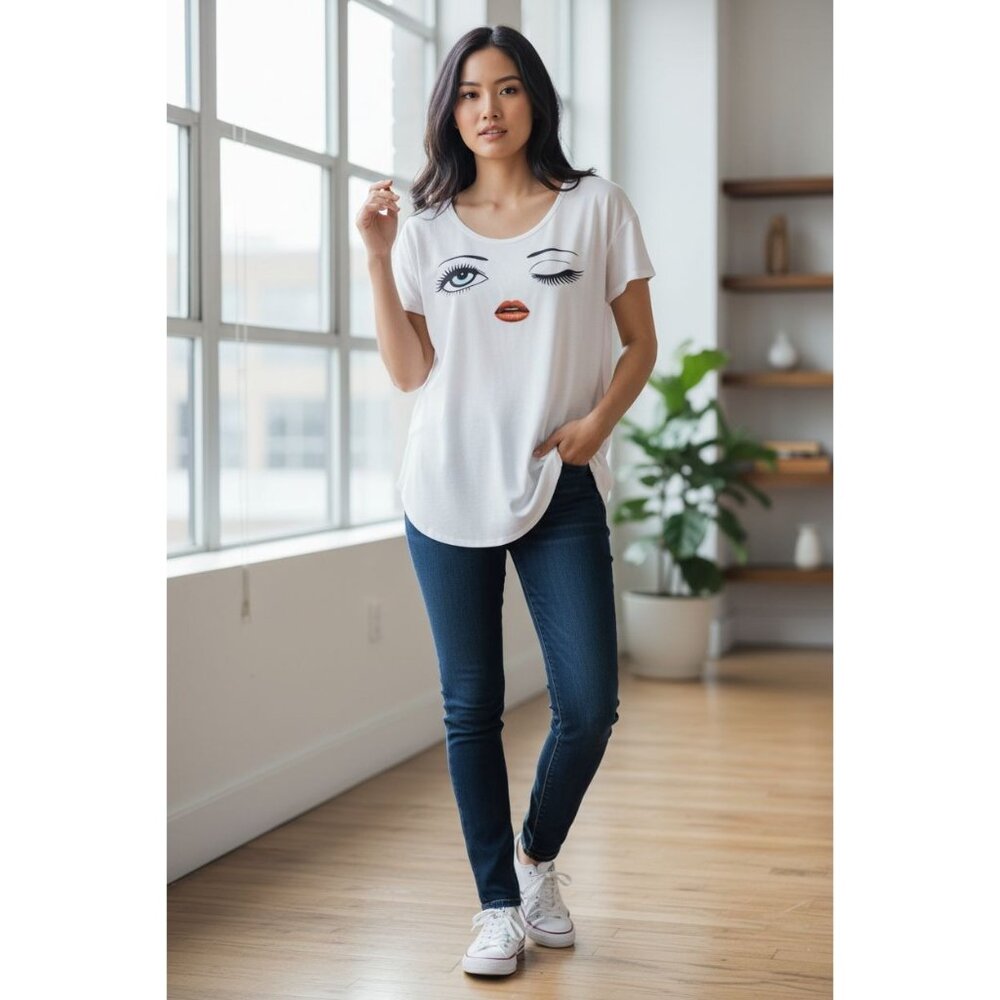 Women's White Graphic T-Shirt‎ With Winking Face Print Nylon Apparel M